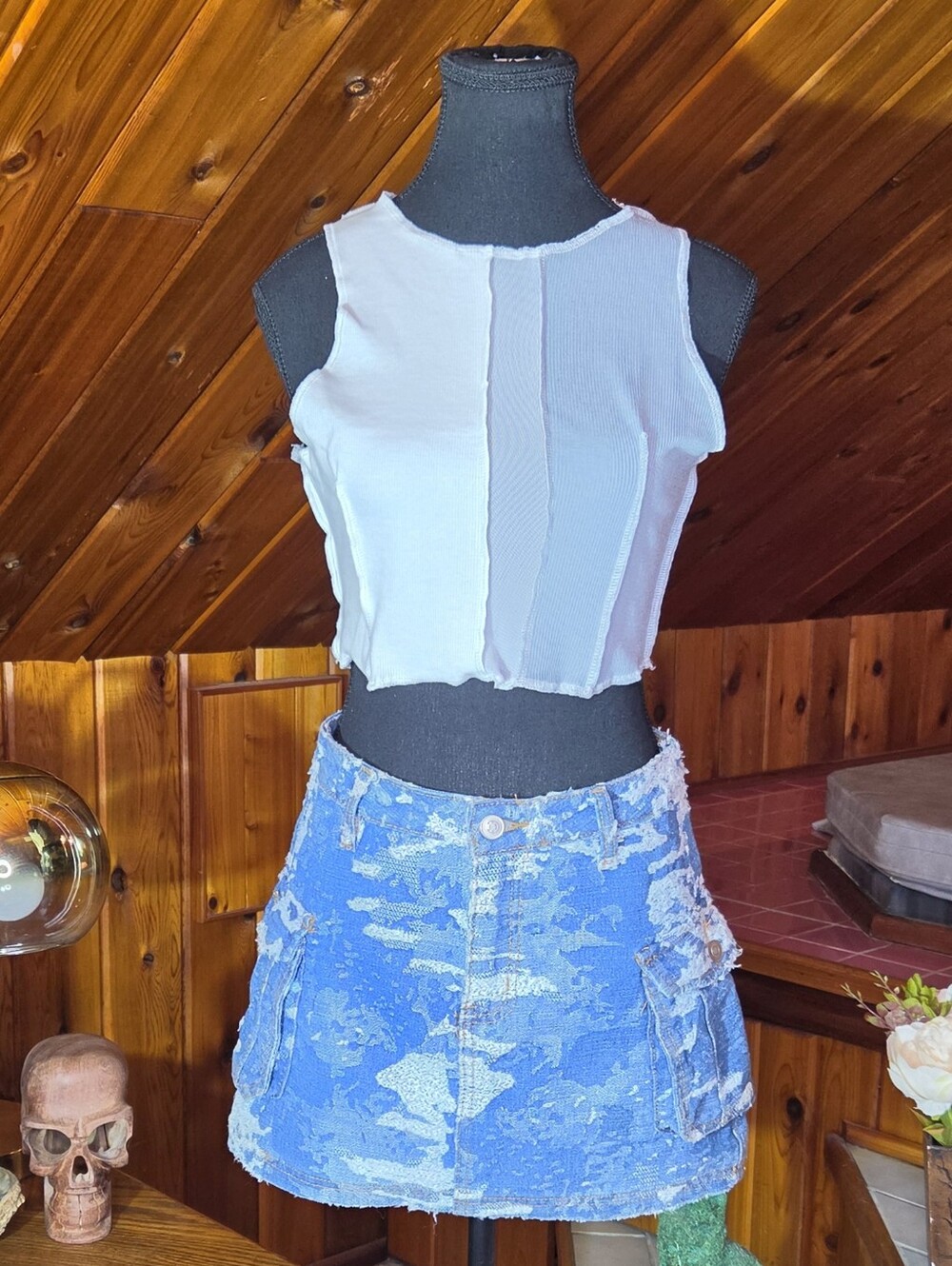 Cider White Paneled Raw-Edge Ribbed Crop Tank